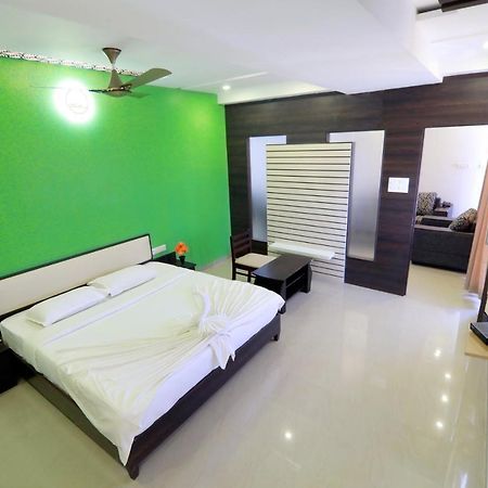 Hotel Ambai Grand Ambasamudram Bagian luar foto
