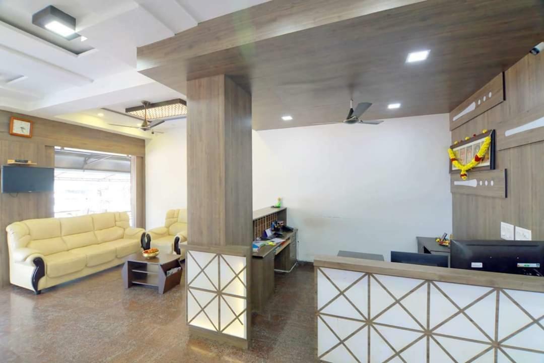 Hotel Ambai Grand Ambasamudram Bagian luar foto