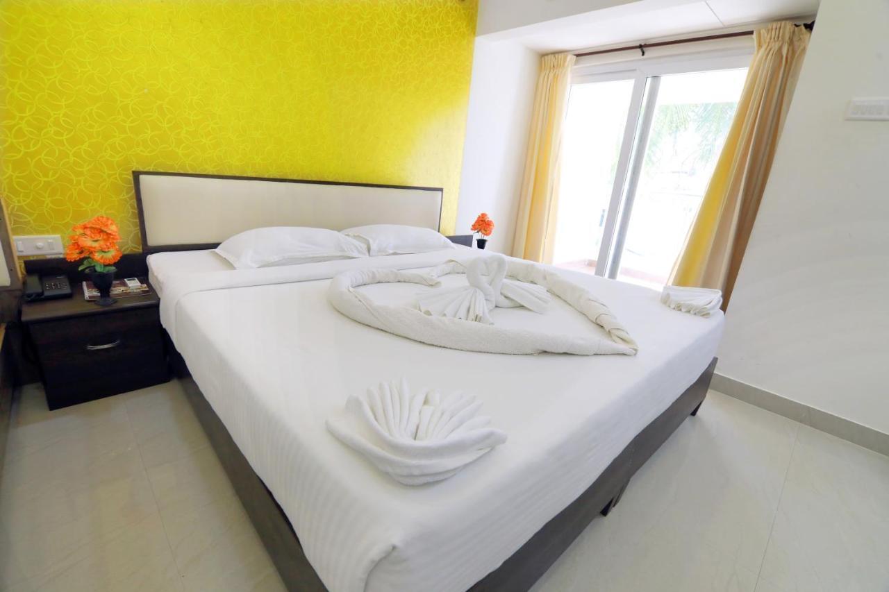 Hotel Ambai Grand Ambasamudram Bagian luar foto